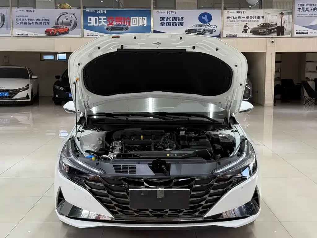 Hyundai Elantra — фото 7