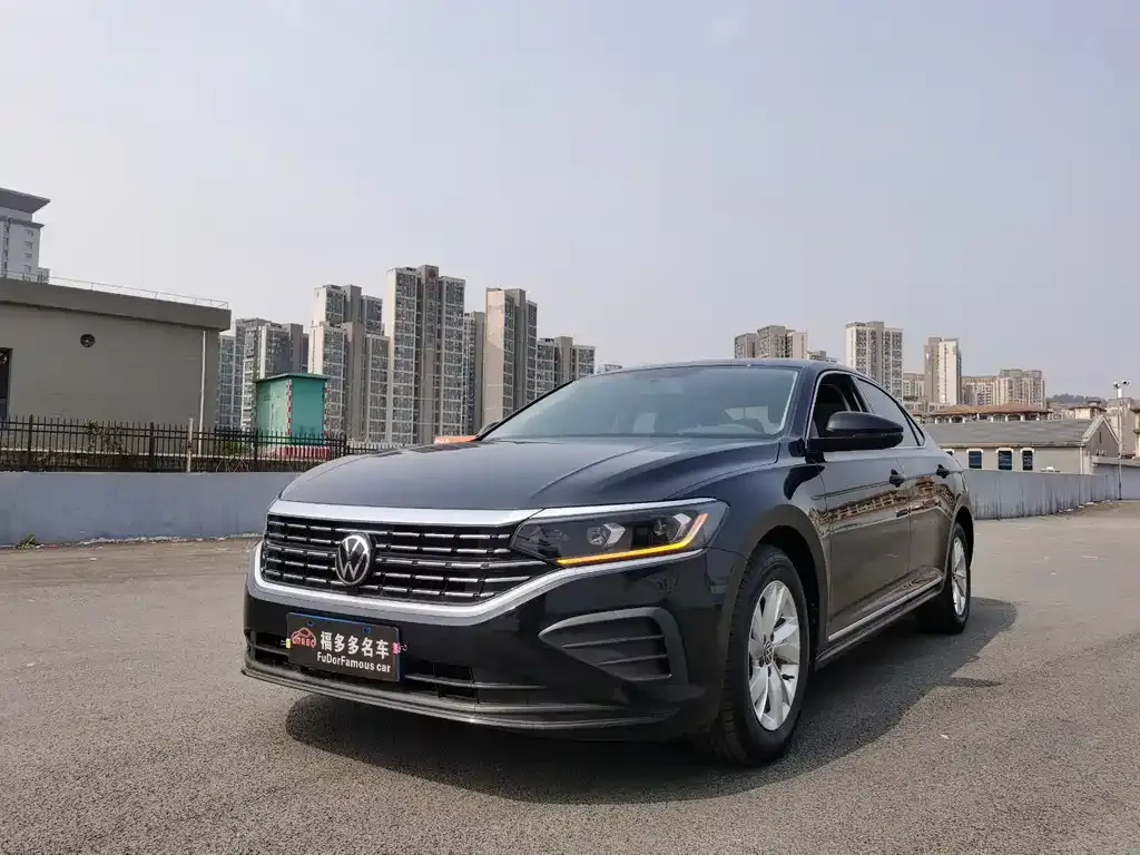 Volkswagen Passat — фото 1