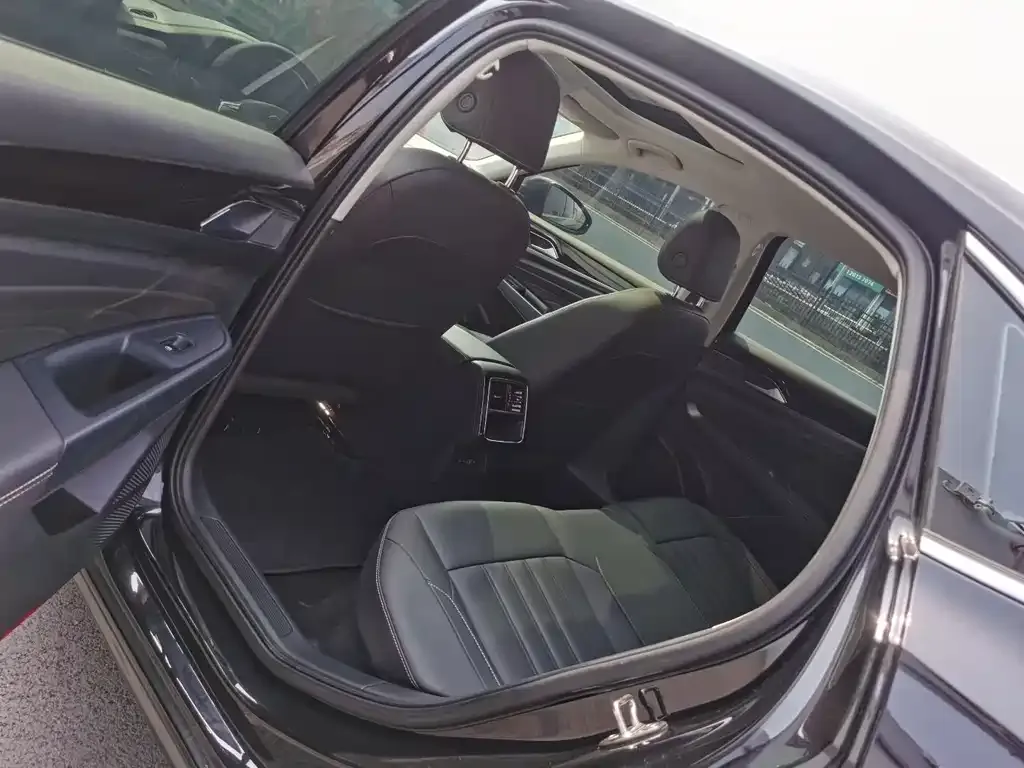 Volkswagen Passat — фото 4