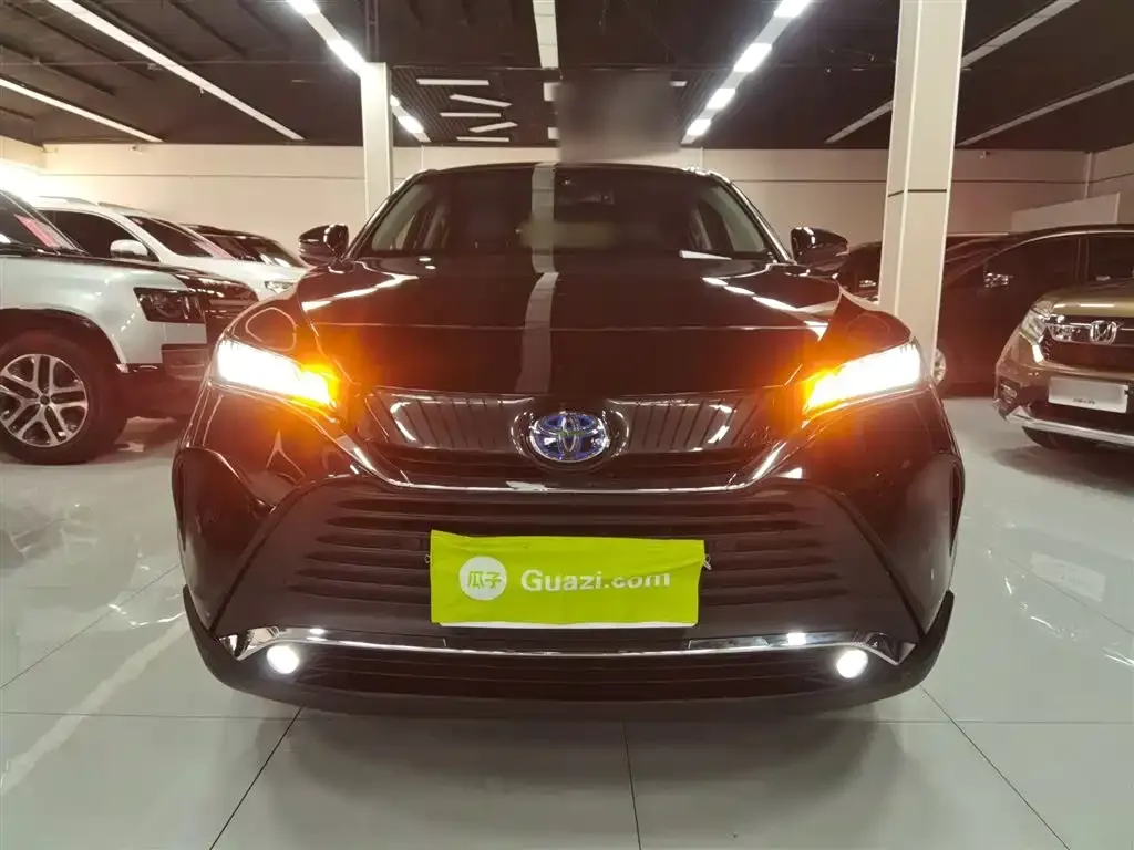 Toyota Harrier — фото 3
