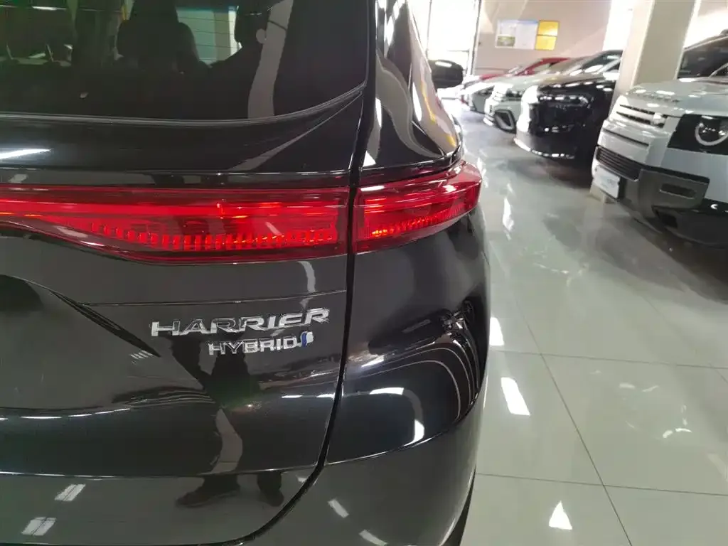 Toyota Harrier — фото 8