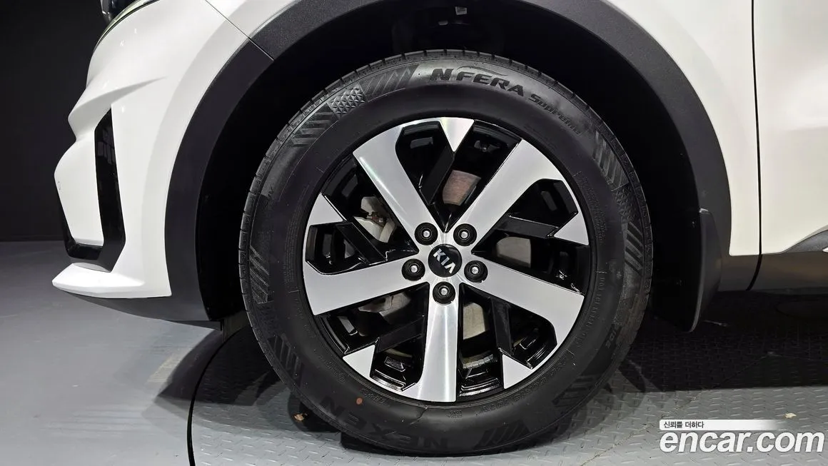 Kia Sorento — фото 5
