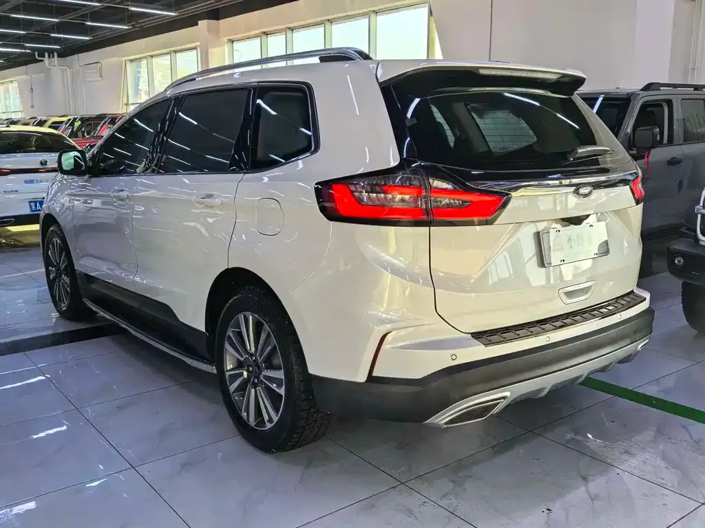 Ford Edge — фото 6