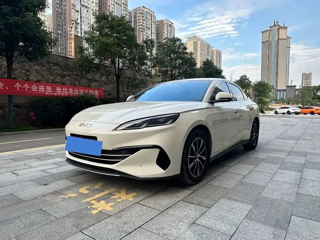 BYD Seal — фото 1