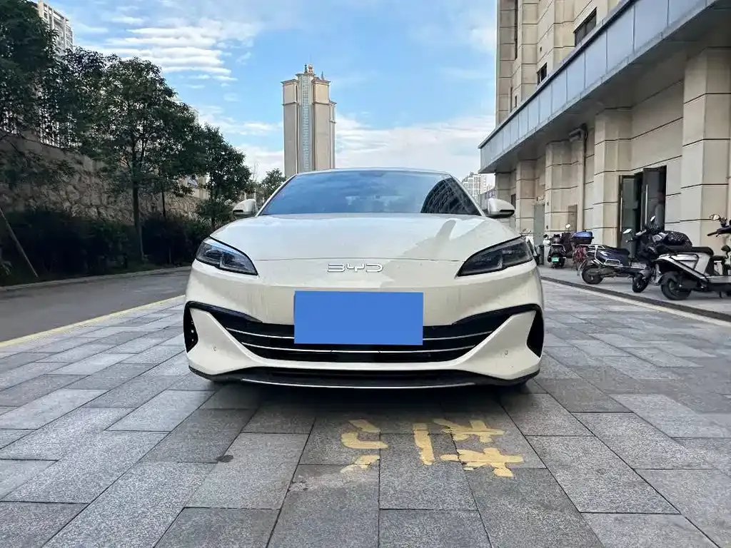 BYD Seal — фото 2