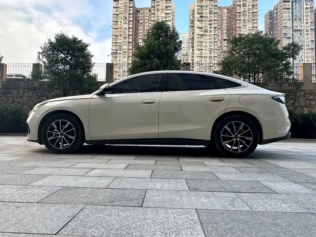 BYD Seal — фото 4