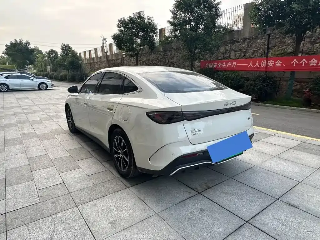 BYD Seal — фото 7