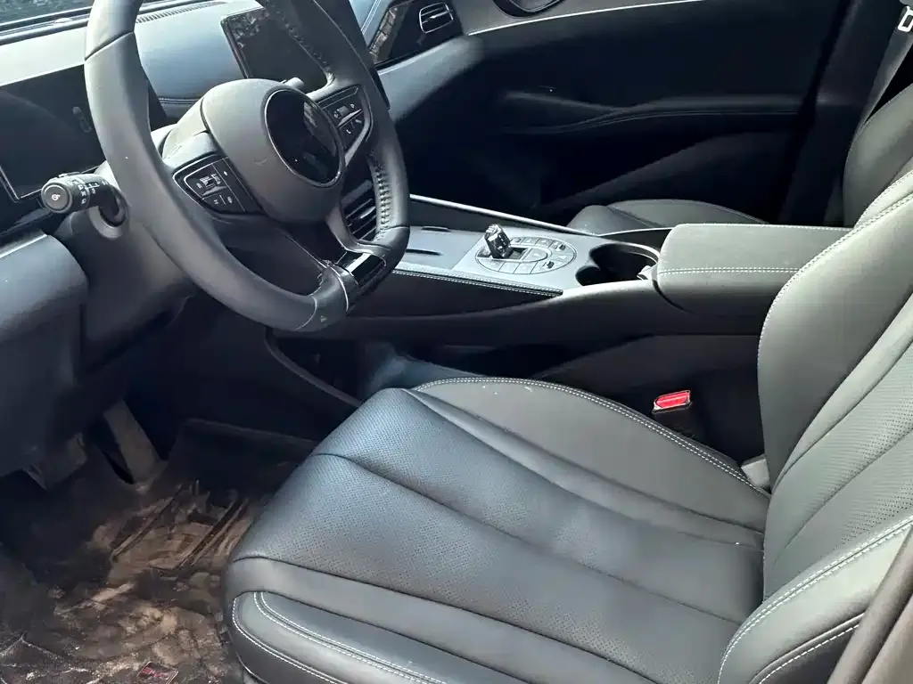BYD Seal — фото 8
