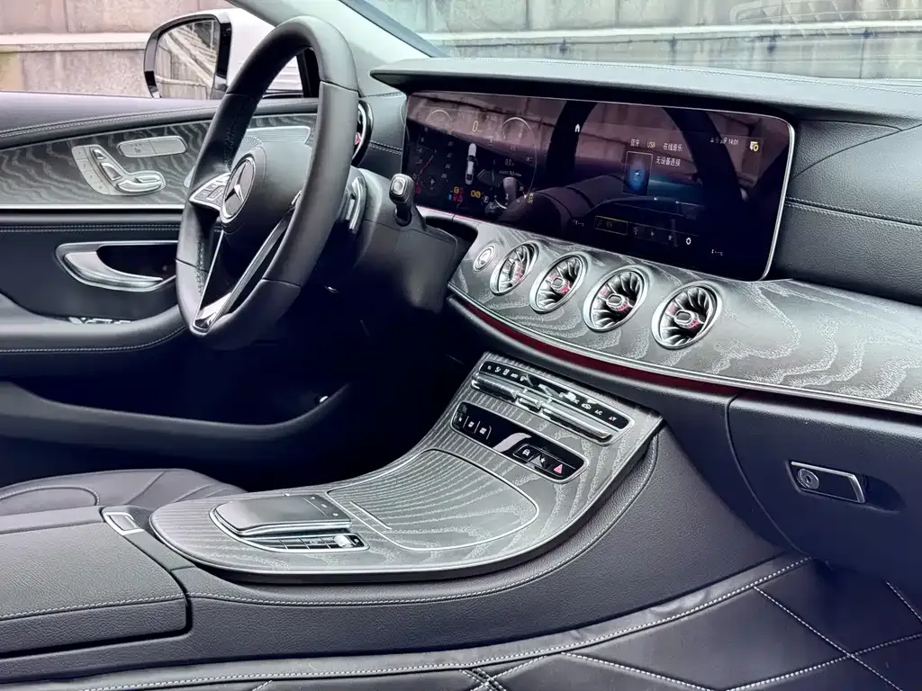 Mercedes-Benz CLS — фото 10