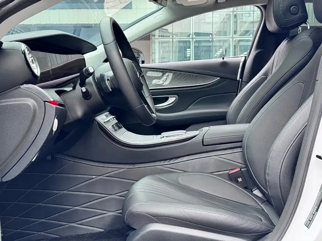 Mercedes-Benz CLS — фото 6