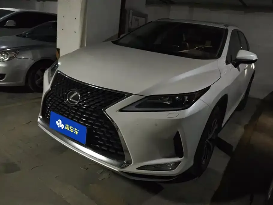 Lexus RX — фото 1
