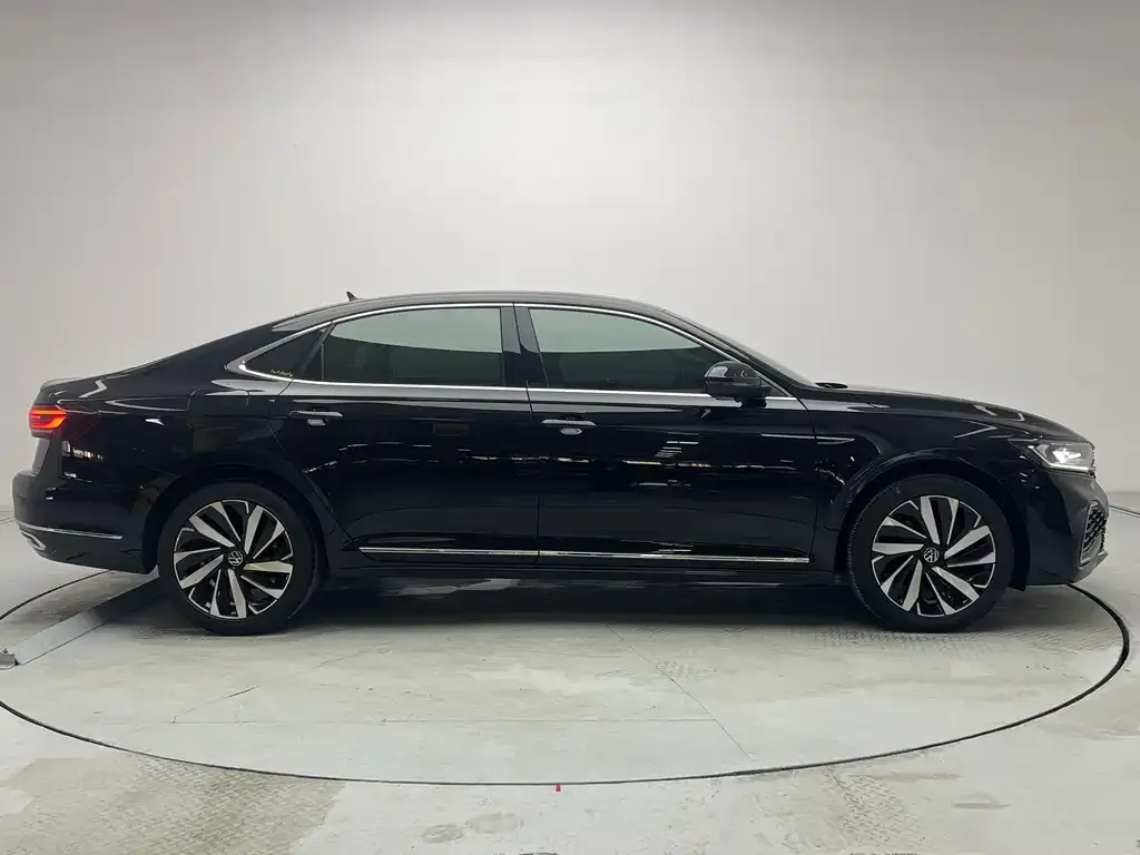 Volkswagen Passat — фото 4