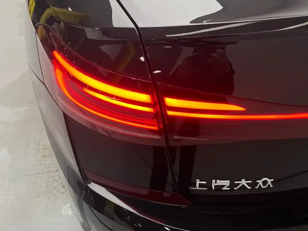 Volkswagen Passat — фото 7