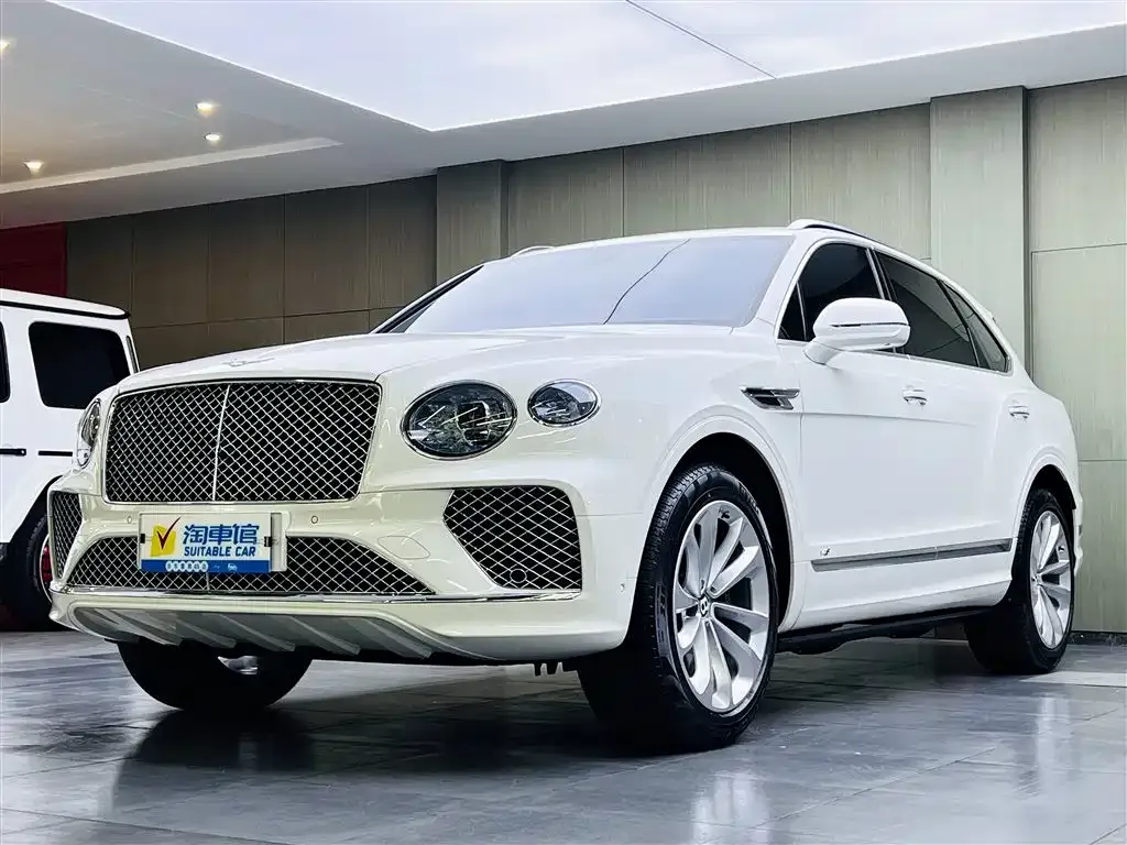 Bentley Bentayga — фото 1
