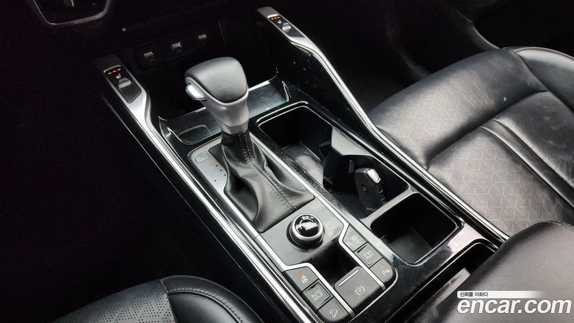 Kia Sorento — фото 9