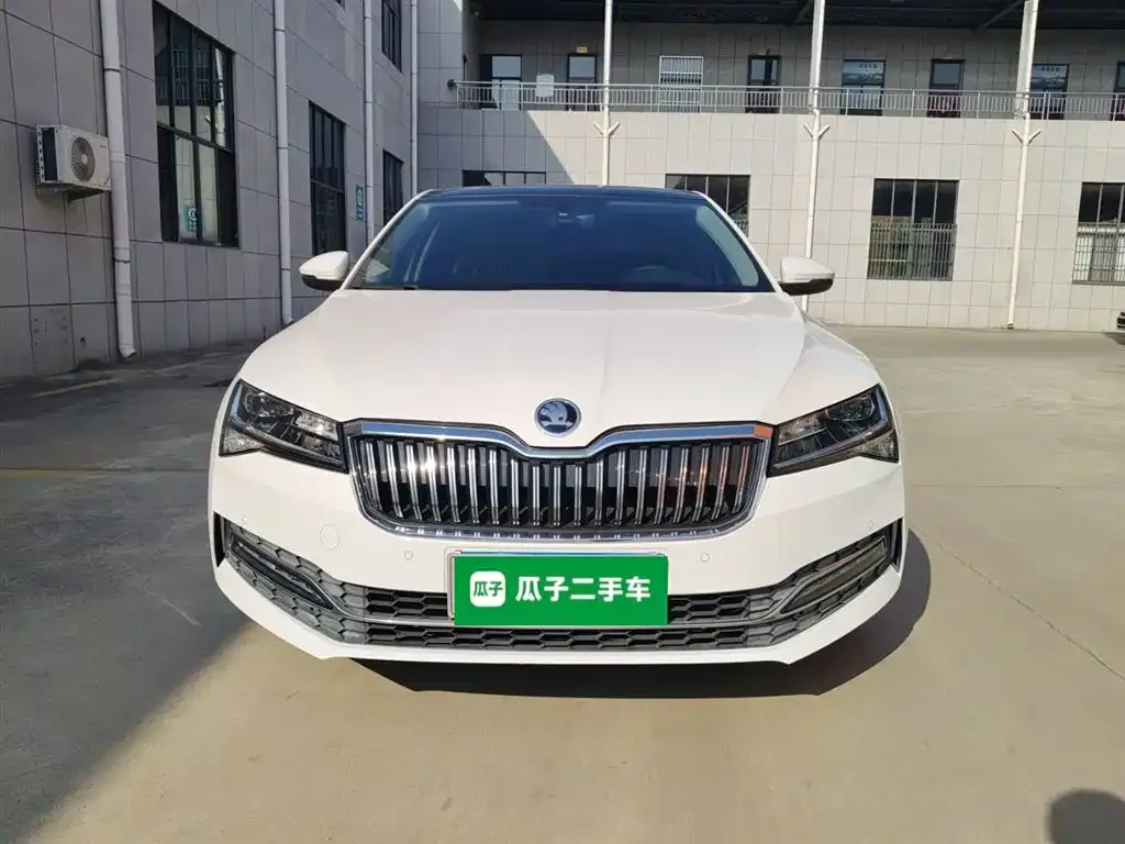 Skoda Superb — фото 3