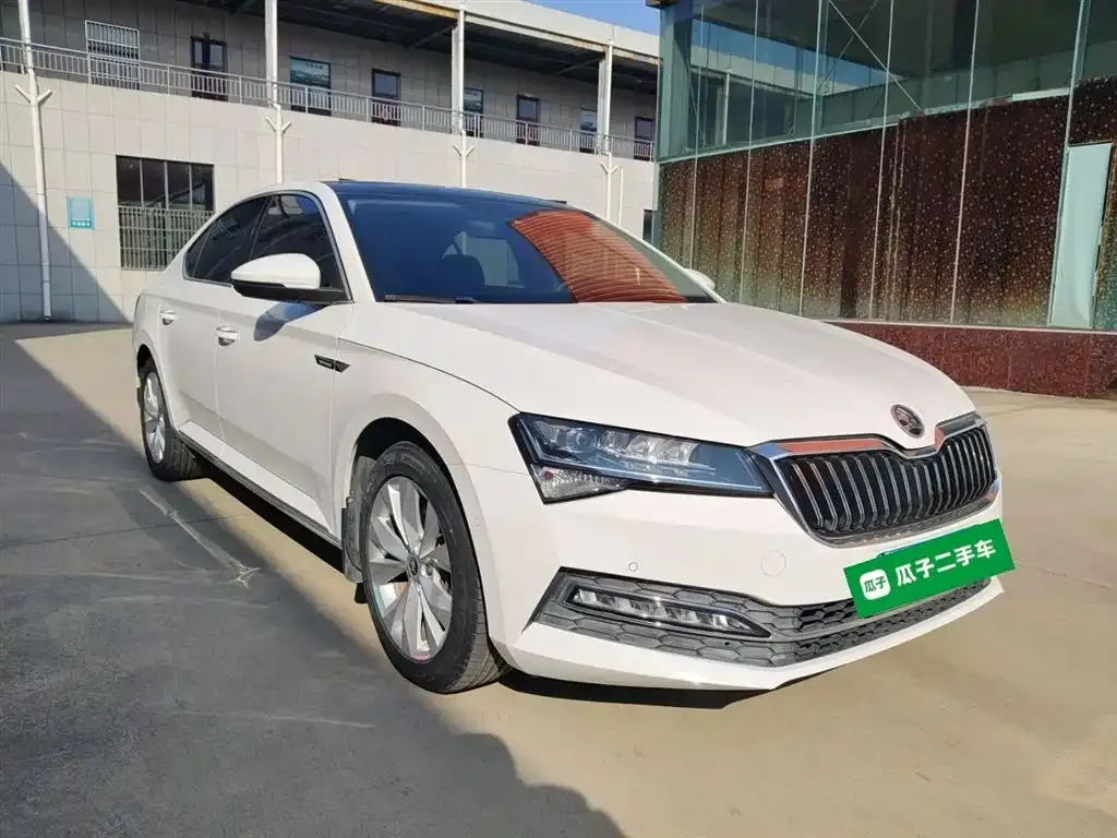 Skoda Superb — фото 4