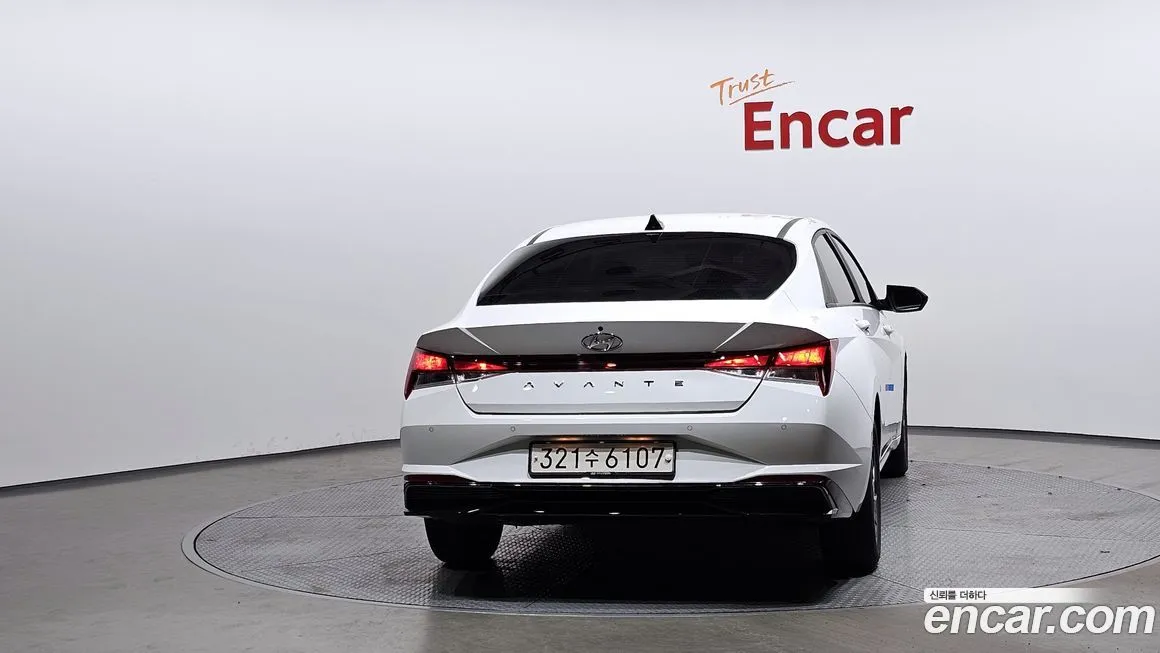 Hyundai AVANTE — фото 4