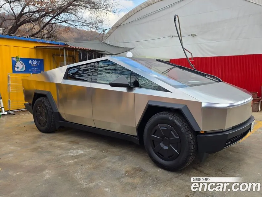 Tesla Cybertruck — фото 3