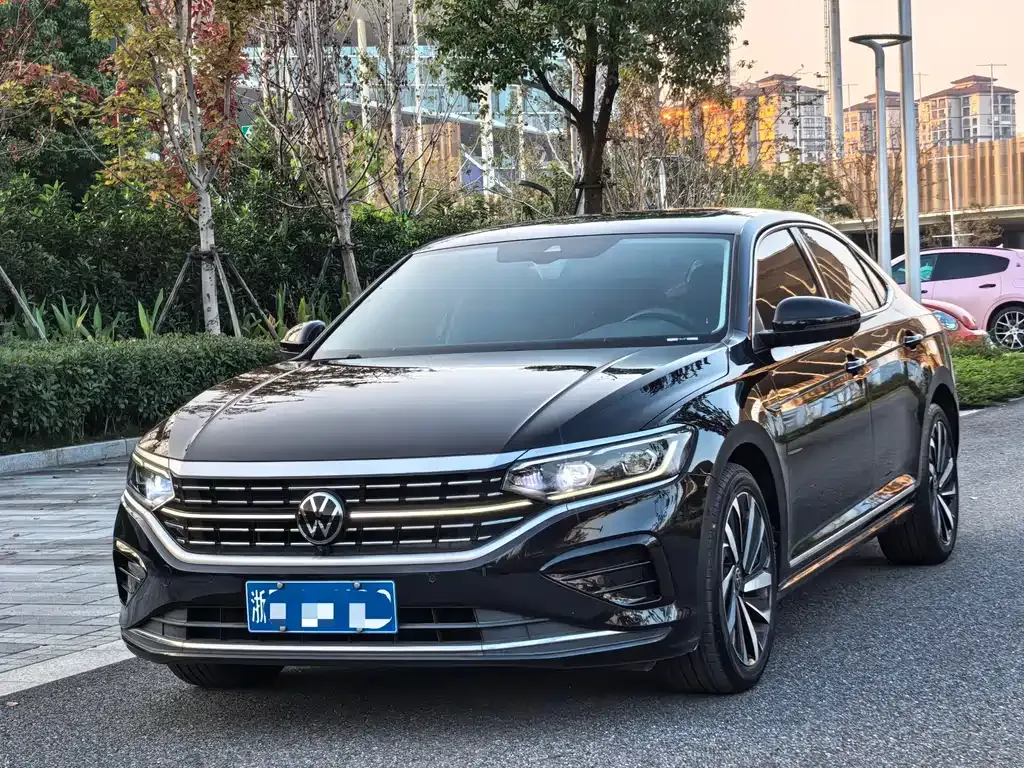 Volkswagen Passat — фото 1