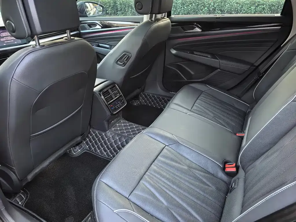 Volkswagen Passat — фото 10