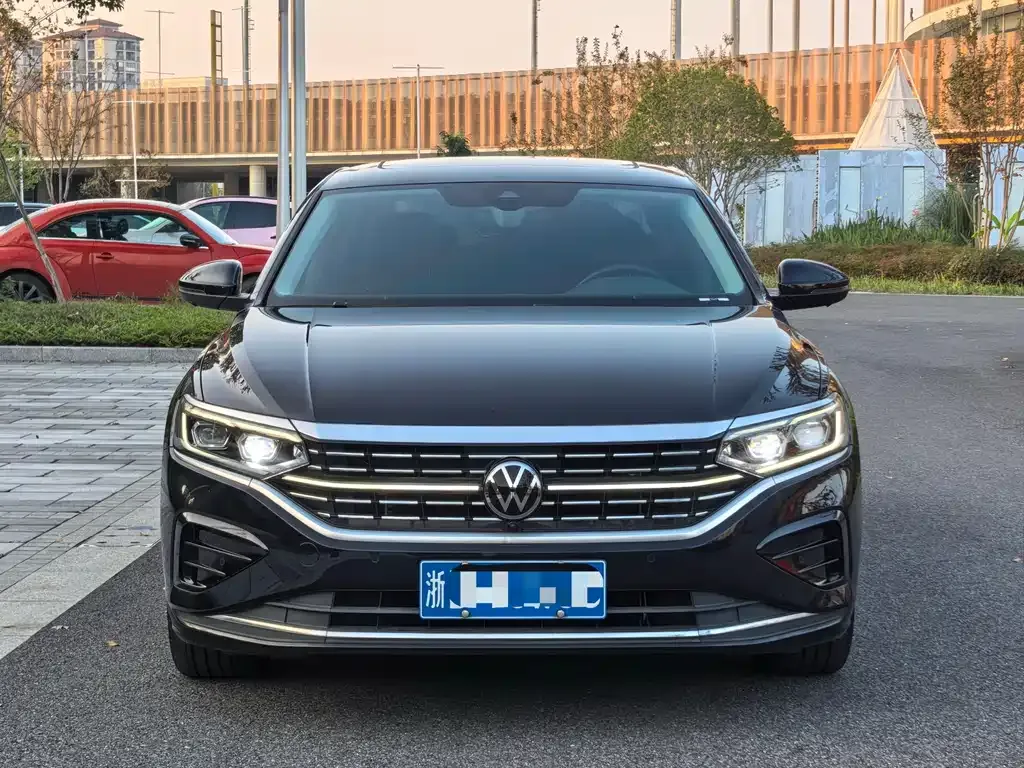 Volkswagen Passat — фото 2