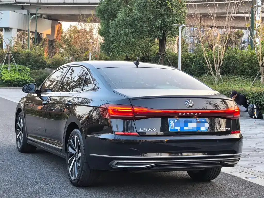 Volkswagen Passat — фото 4