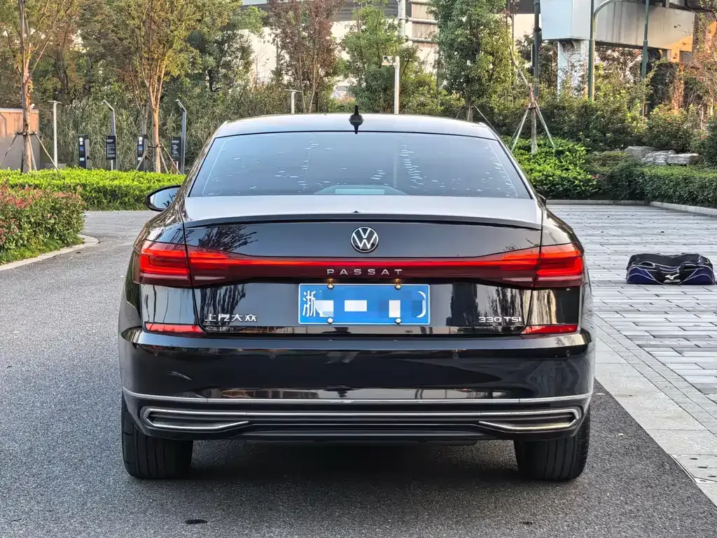 Volkswagen Passat — фото 5