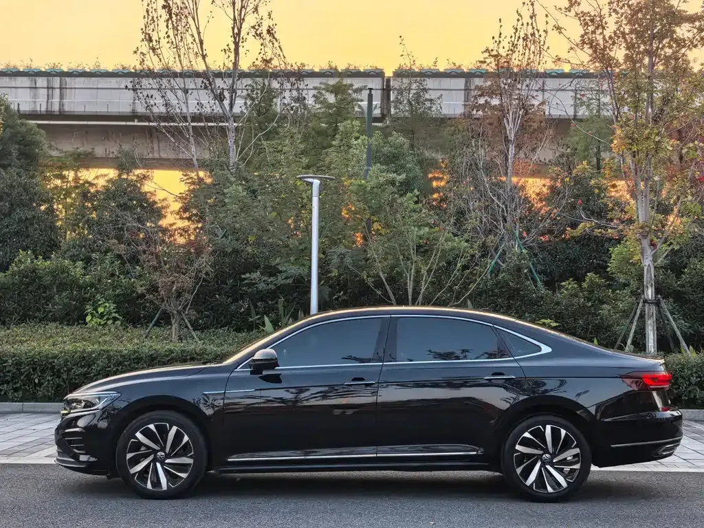 Volkswagen Passat — фото 7
