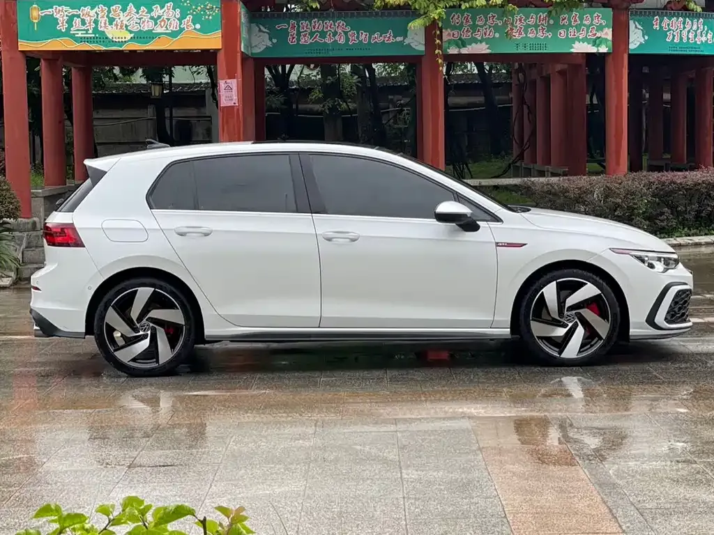 Volkswagen Golf GTI — фото 4