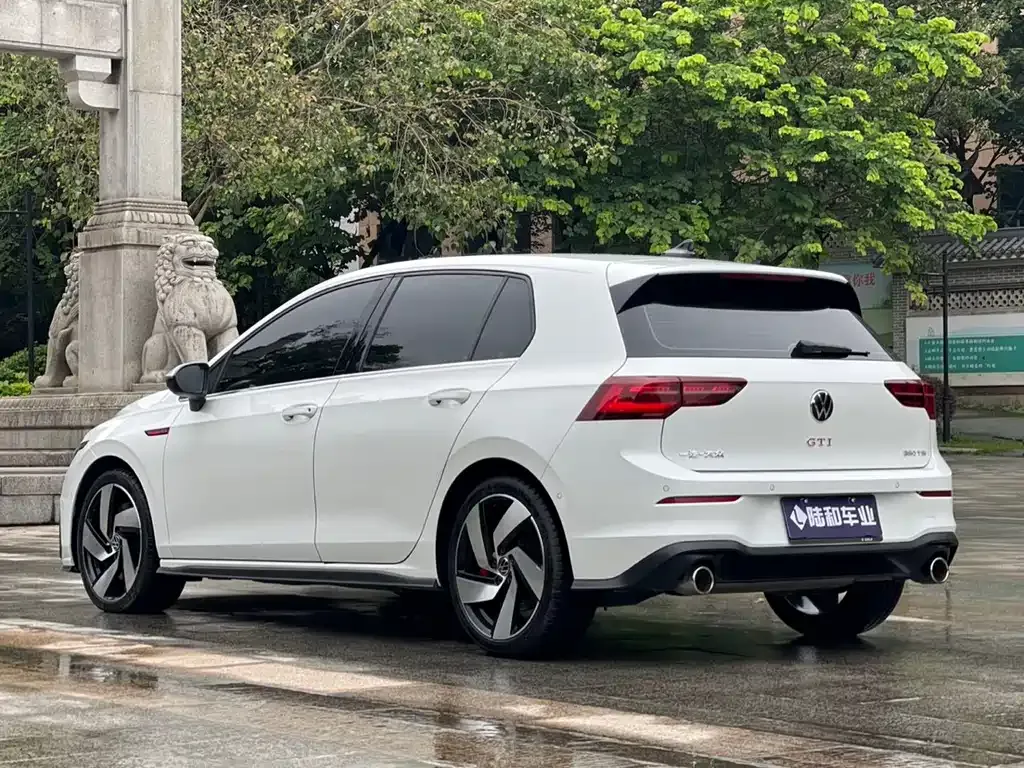 Volkswagen Golf GTI — фото 6