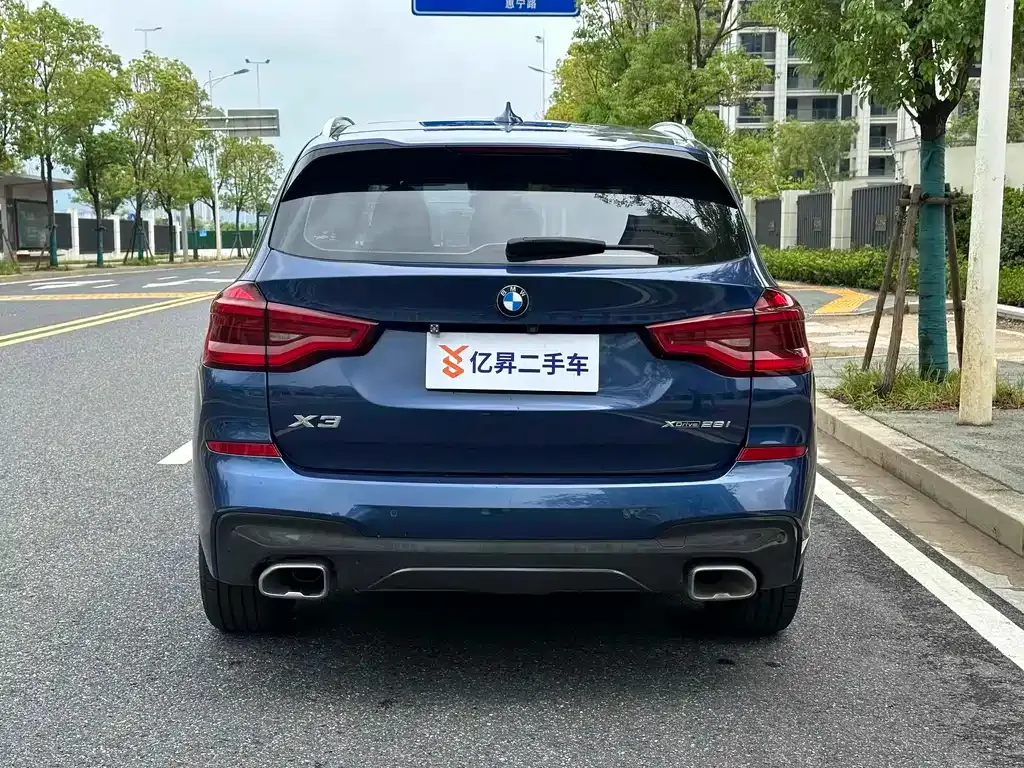 BMW X3 — фото 9