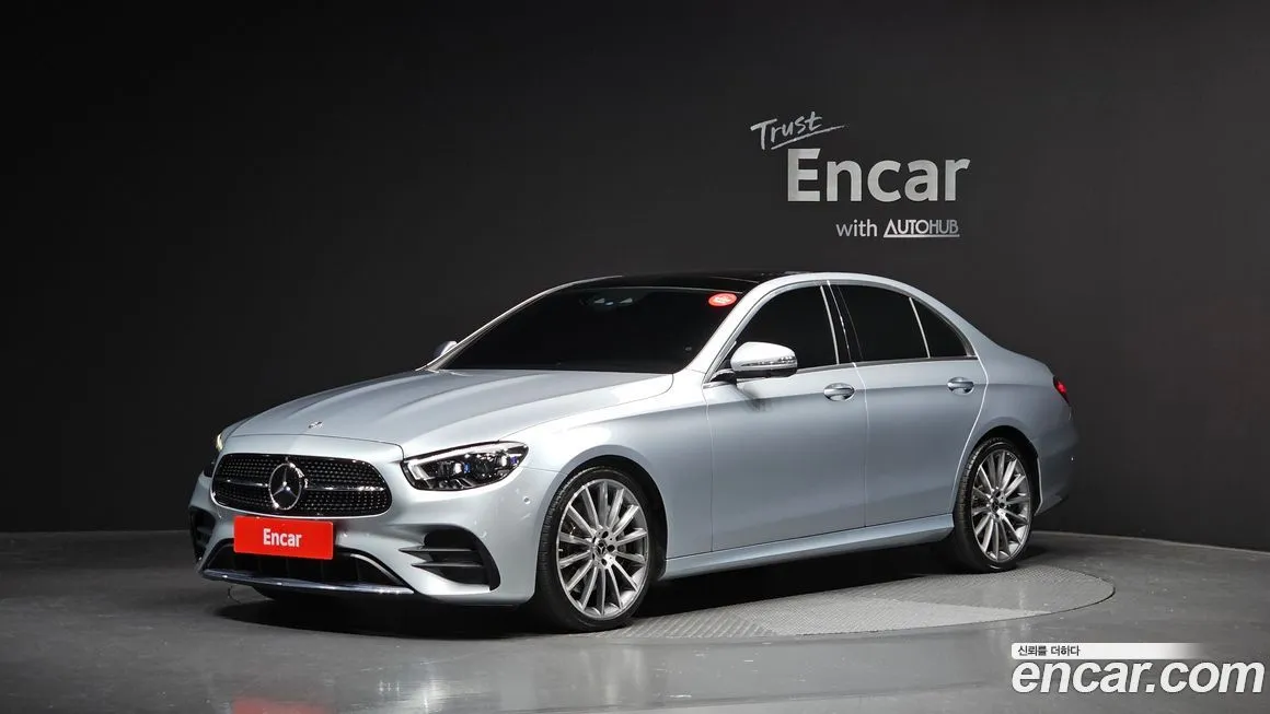 Mercedes-Benz E-Class — фото 1