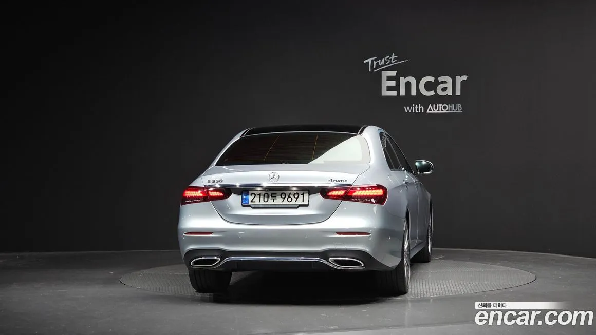 Mercedes-Benz E-Class — фото 4