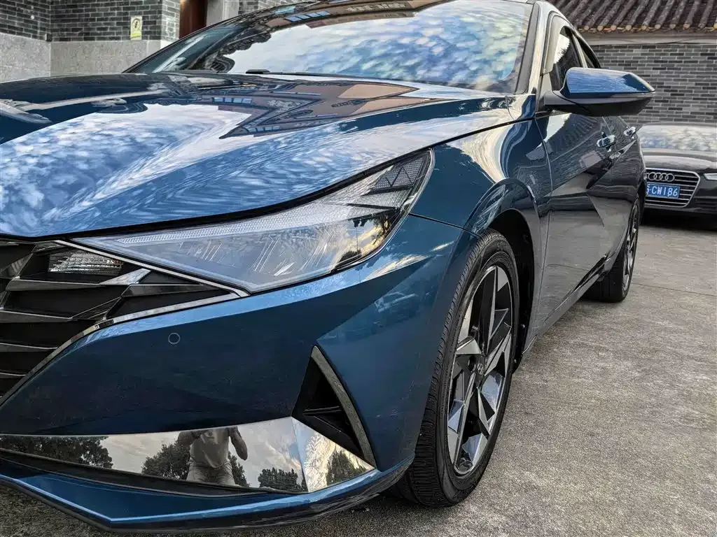 Hyundai Elantra — фото 10