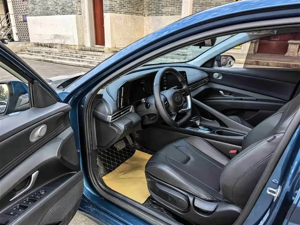 Hyundai Elantra — фото 4