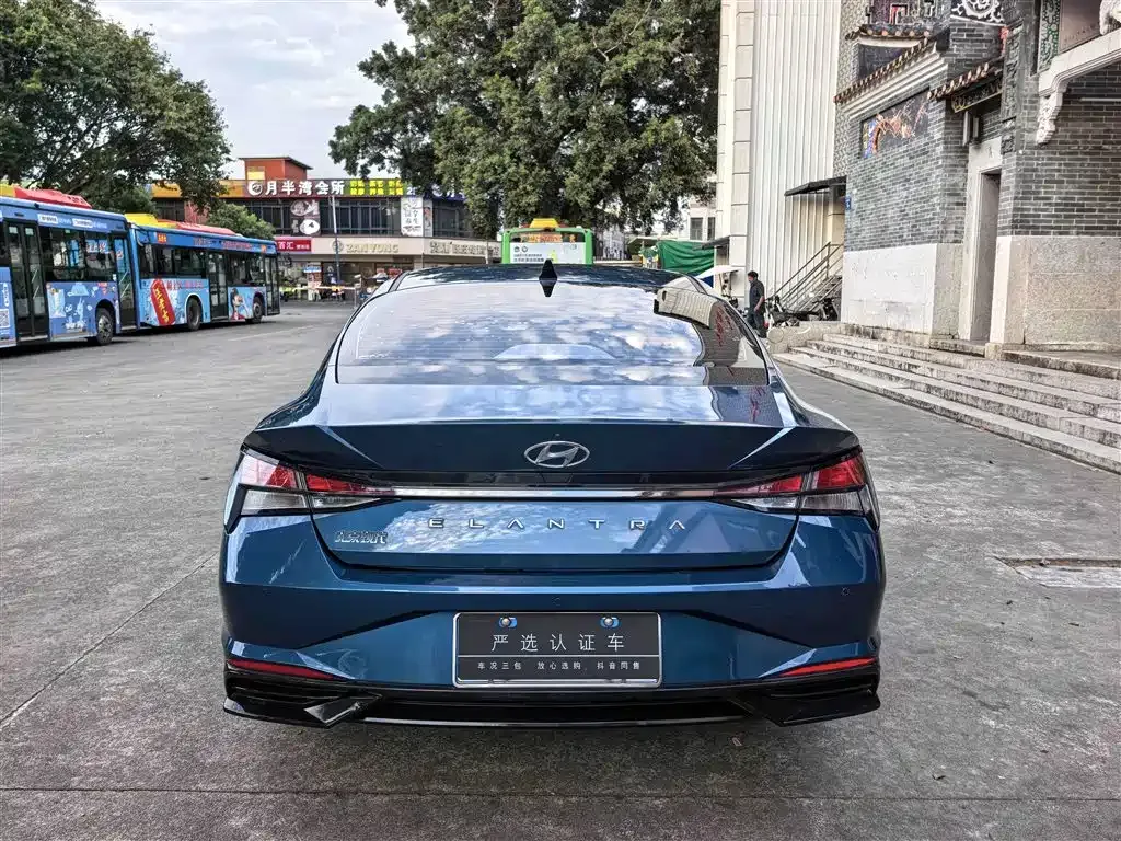 Hyundai Elantra — фото 7