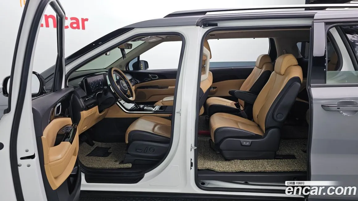 Kia Carnival — фото 10