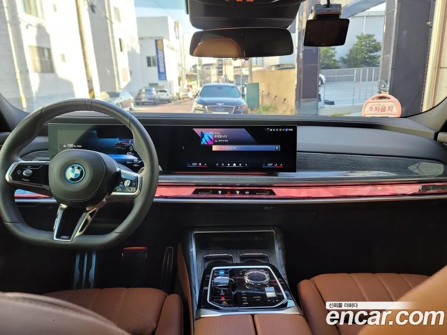 BMW i7 — фото 6