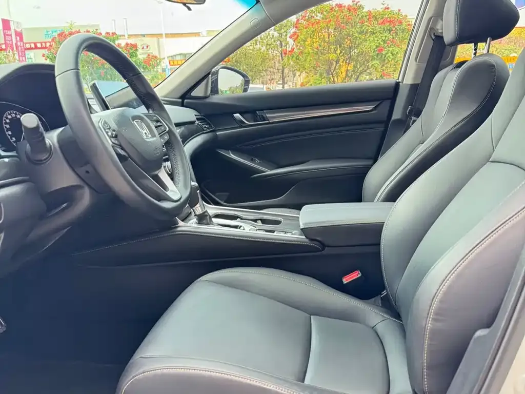 Honda Accord — фото 4