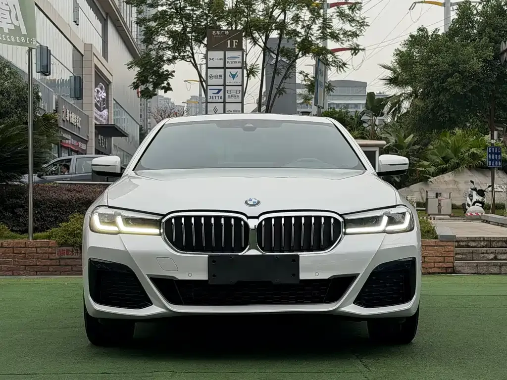 BMW 5 Series — фото 2