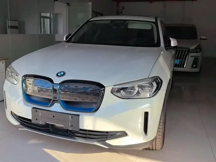 BMW iX3 — фото 1