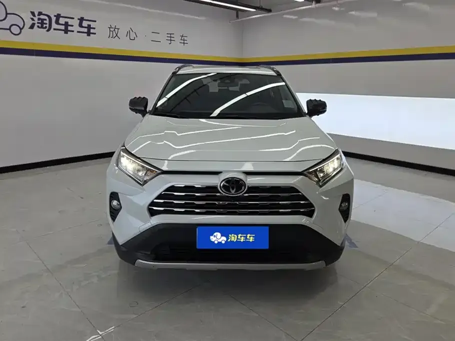 Toyota RAV4 — фото 2