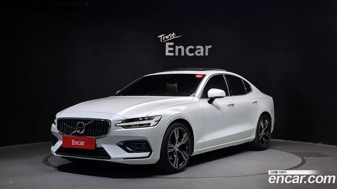 Volvo S60 — фото 1