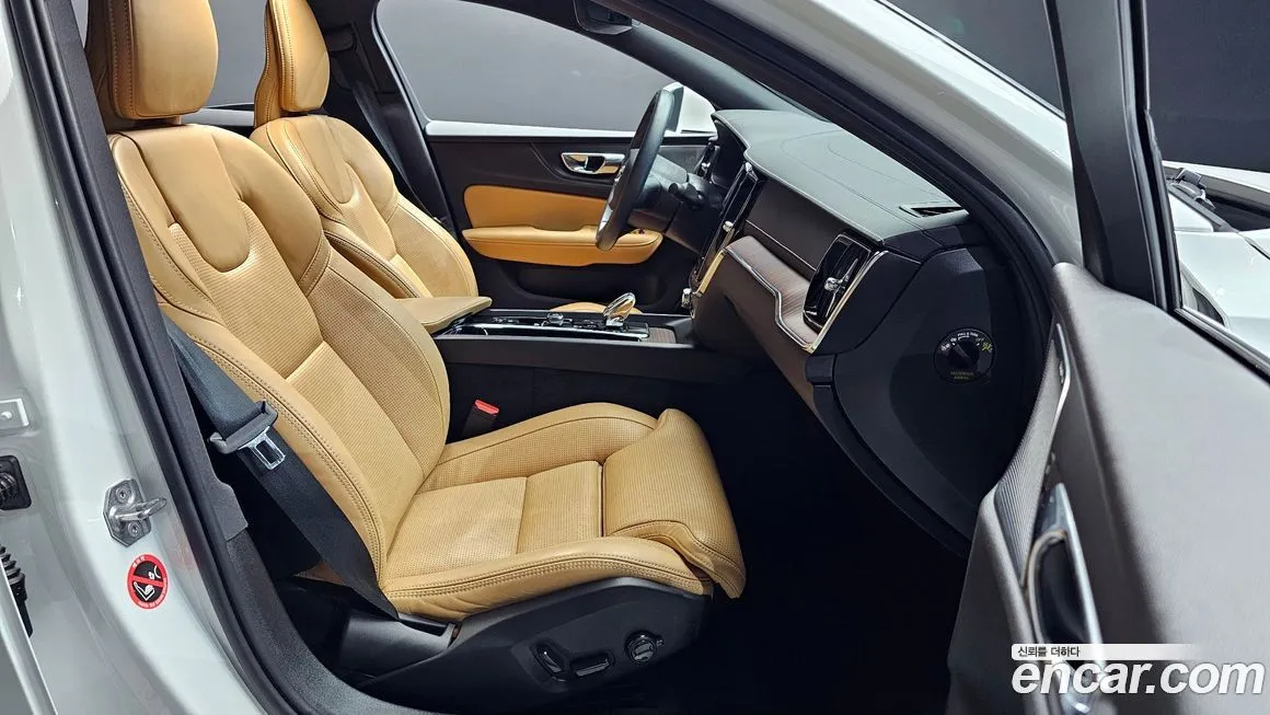 Volvo S60 — фото 10