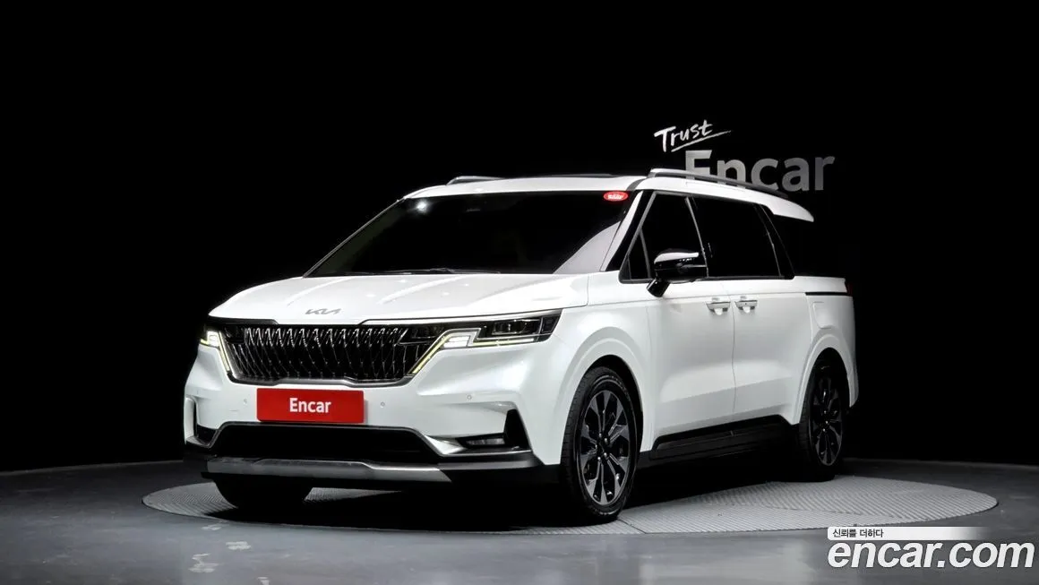 Kia Carnival — фото 1