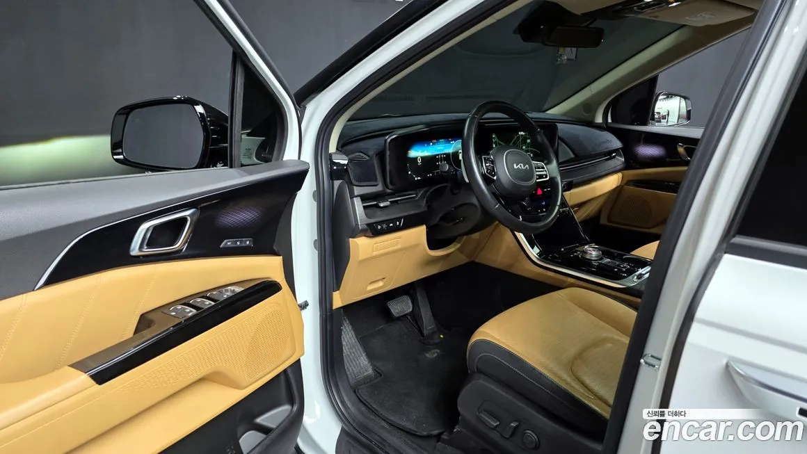 Kia Carnival — фото 10