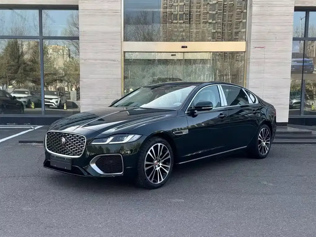 Jaguar XFL — фото 1