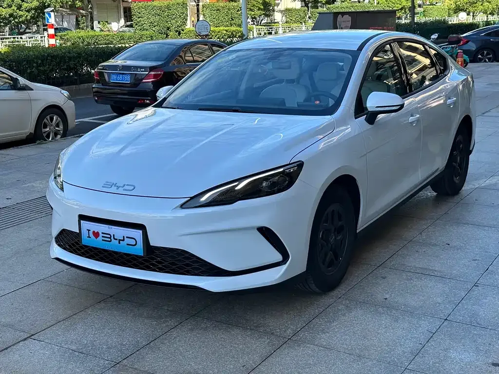 BYD Seal 05 DM-i — фото 1