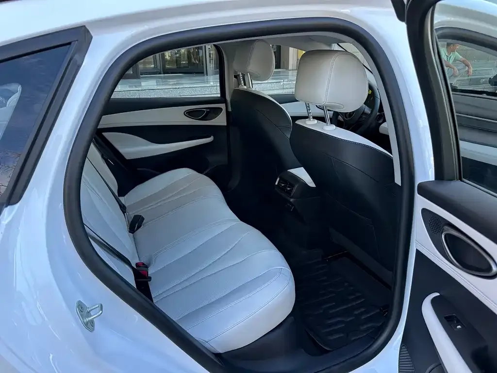 BYD Seal 05 DM-i — фото 7